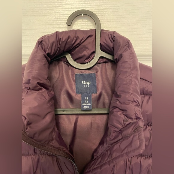 Women’s Puffer Vest - Picture 2 of 3